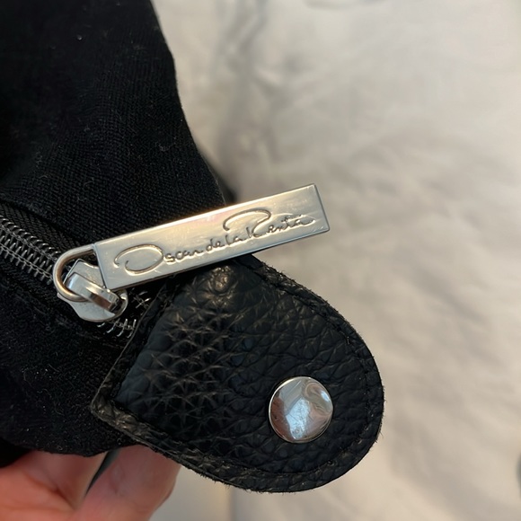 Oscar da la renta overnight bag. - Picture 2 of 5